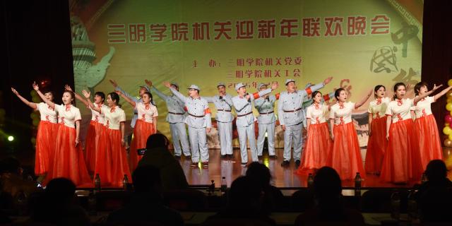 小组唱《映山红》《我的祖国》